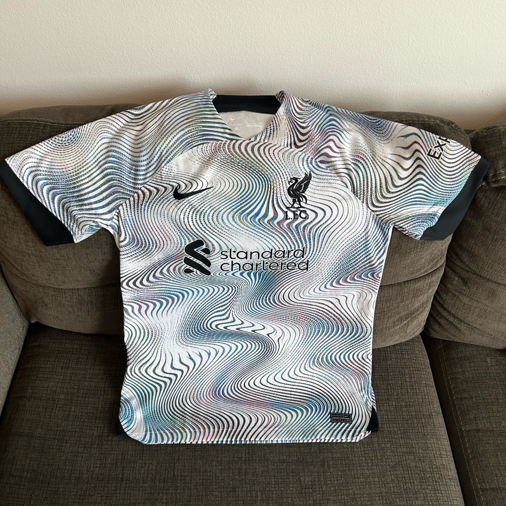 Nike Authentic Liverpool 2022/23 Away Soccer Jersey DN2715-101 Men’s Size: M